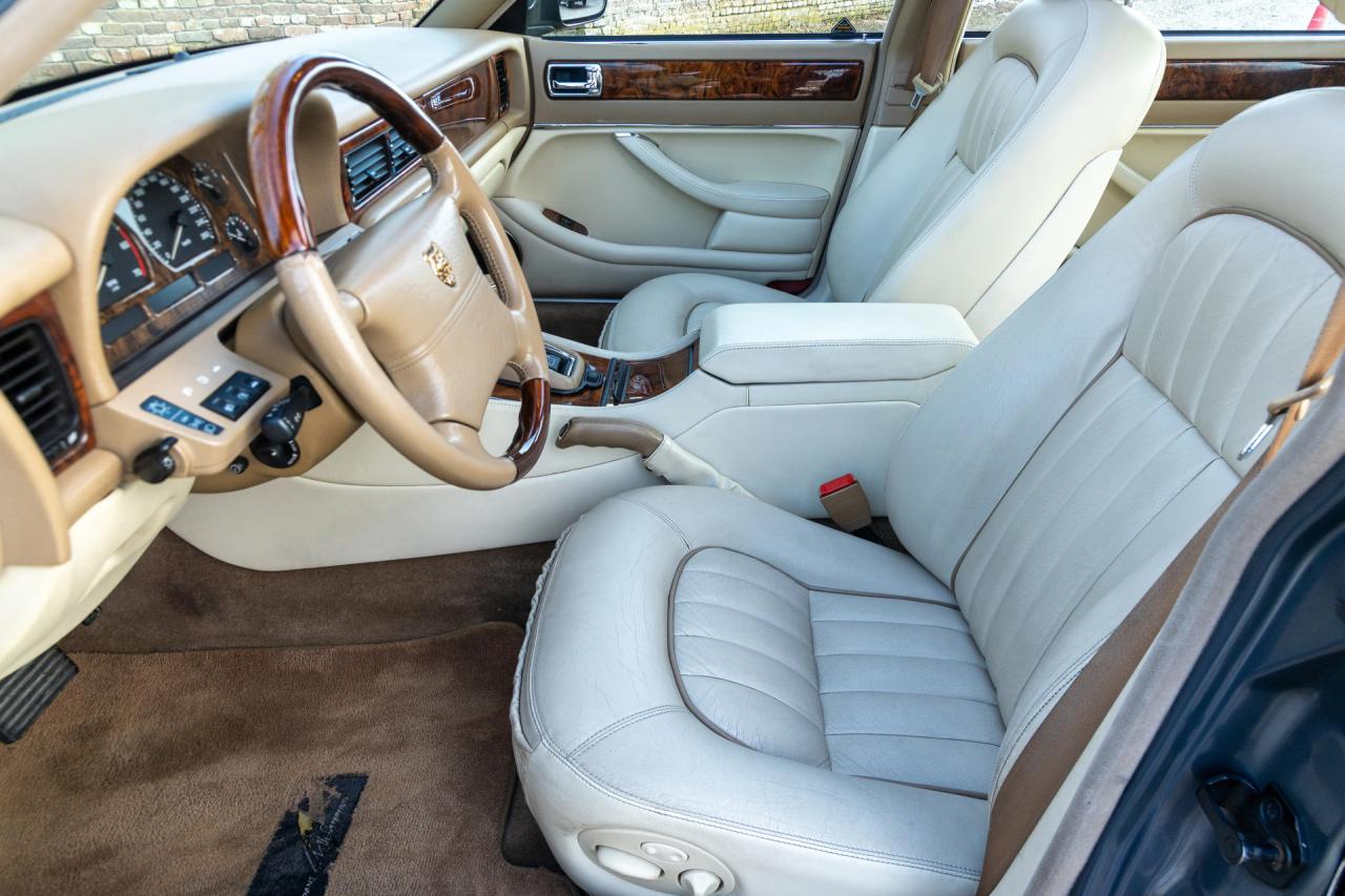 1995 Jaguar XJ6 4.0 Sovereign &ldquo;XJ300&rdquo;