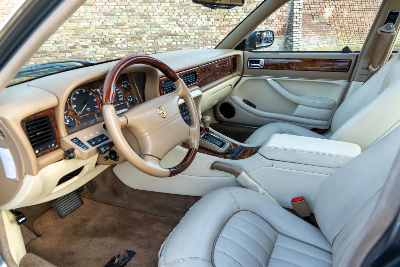 1995 Jaguar XJ6 4.0 Sovereign &ldquo;XJ300&rdquo;