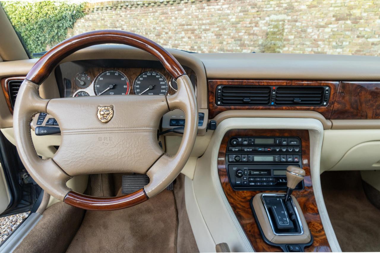 1995 Jaguar XJ6 4.0 Sovereign &ldquo;XJ300&rdquo;