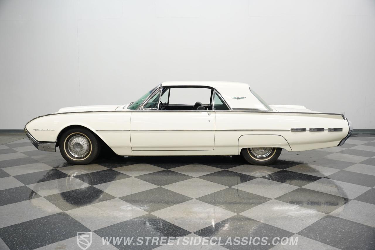 1962 Ford Thunderbird