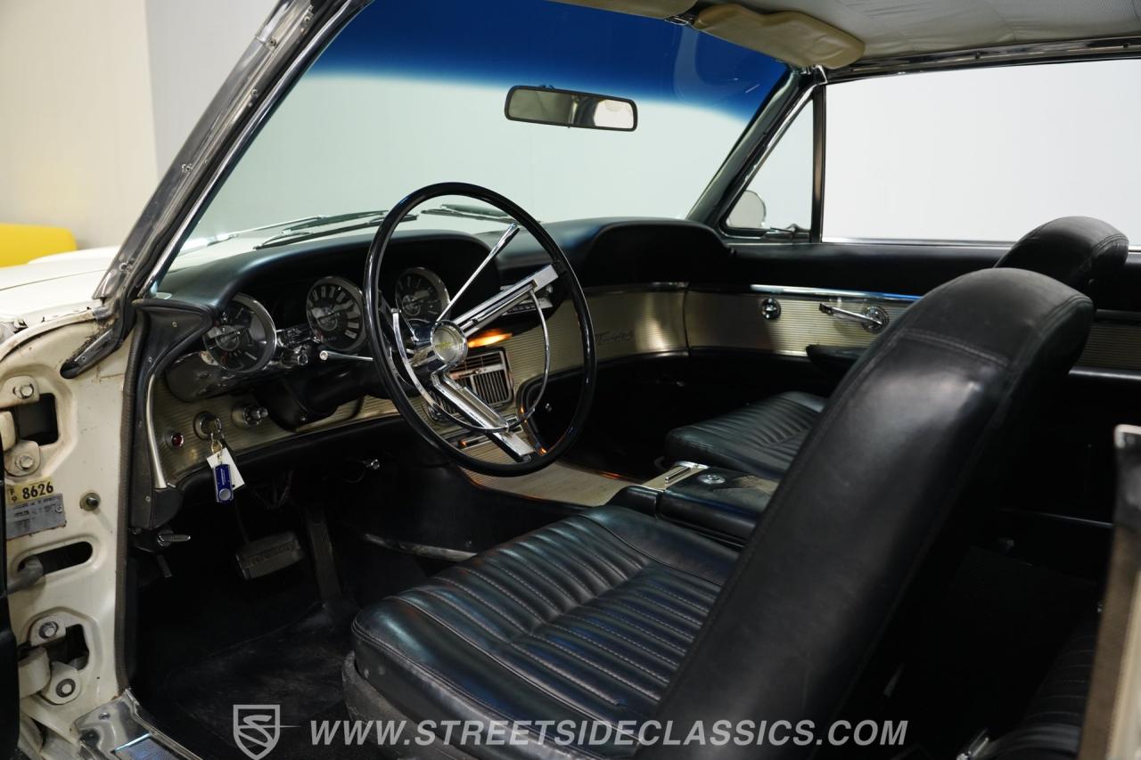 1962 Ford Thunderbird