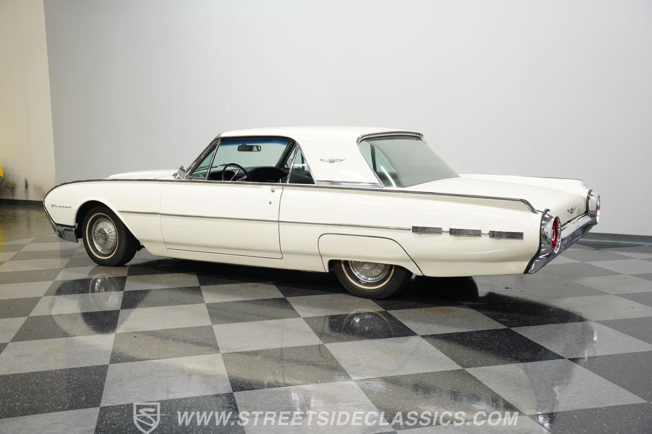 1962 Ford Thunderbird