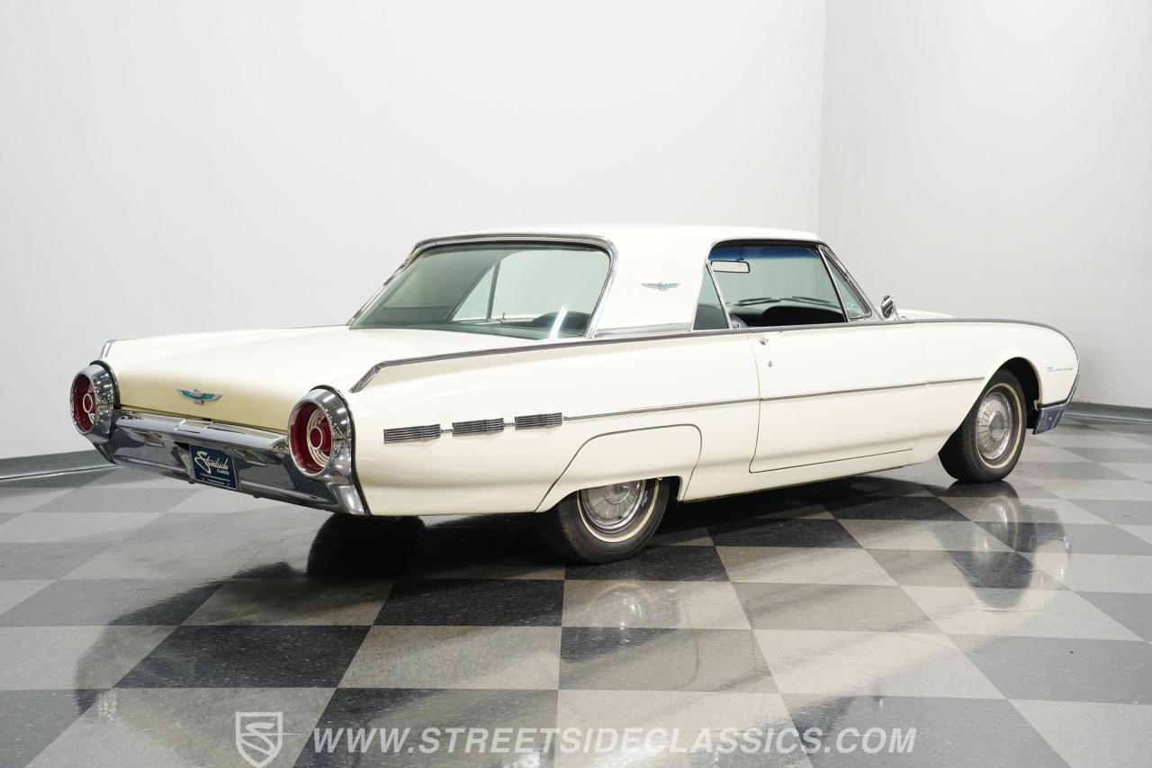 1962 Ford Thunderbird