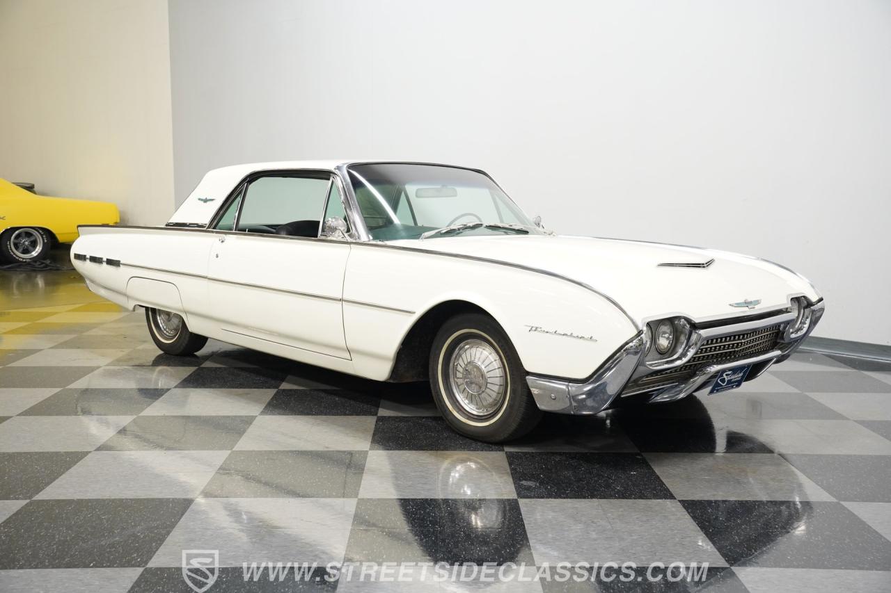 1962 Ford Thunderbird