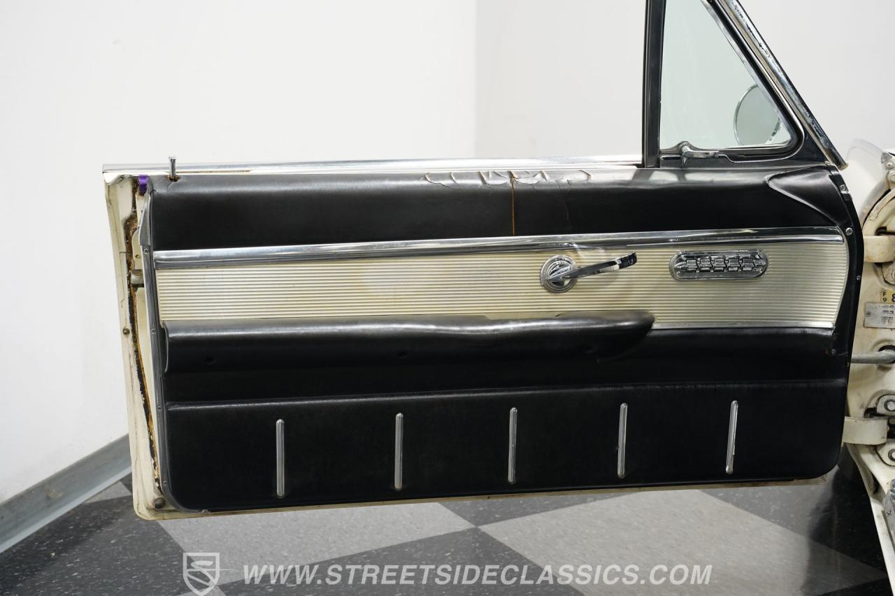 1962 Ford Thunderbird