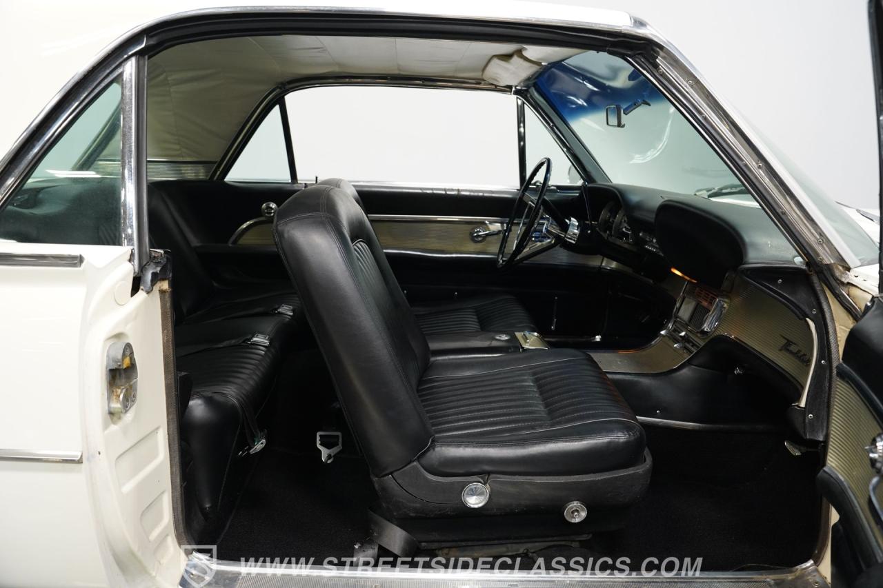 1962 Ford Thunderbird