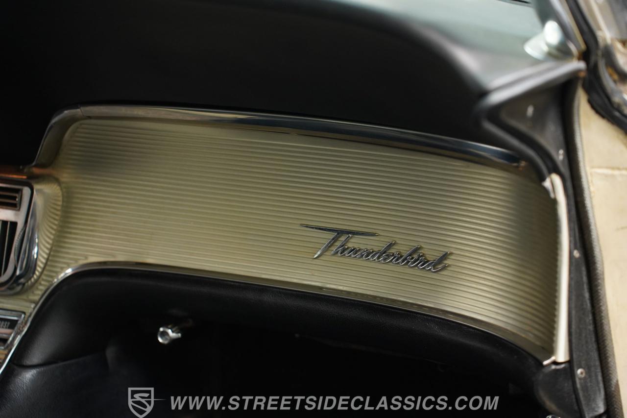 1962 Ford Thunderbird