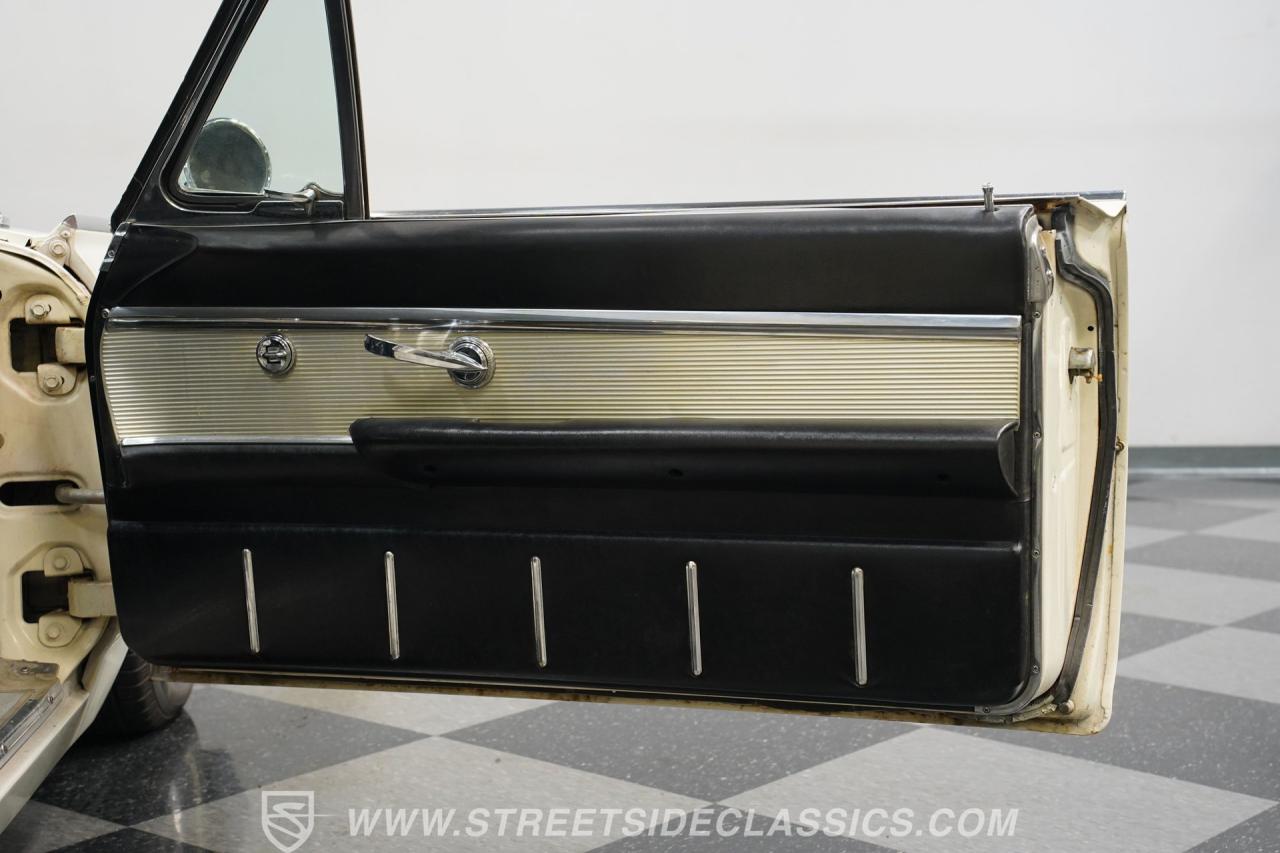 1962 Ford Thunderbird