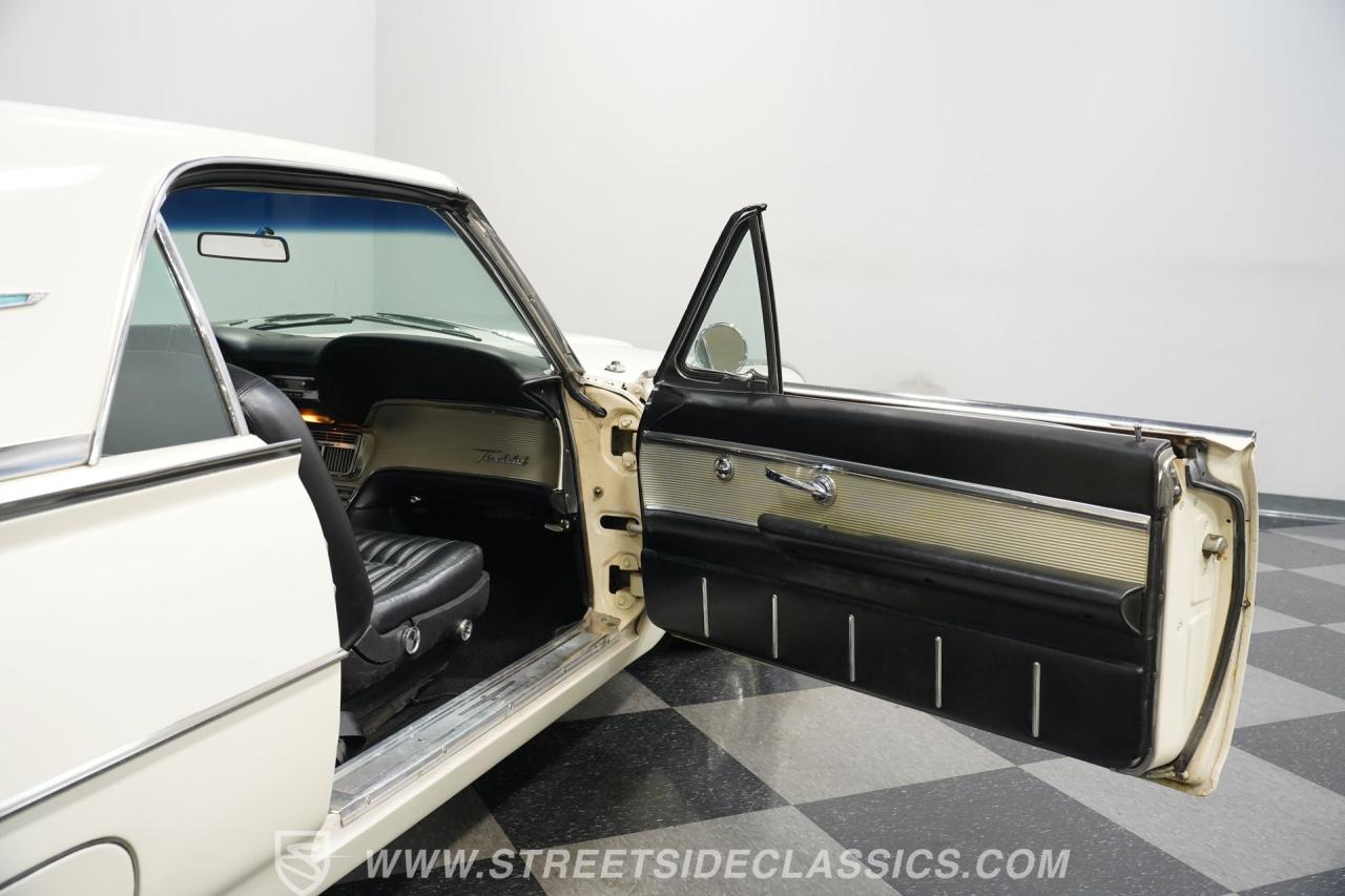 1962 Ford Thunderbird