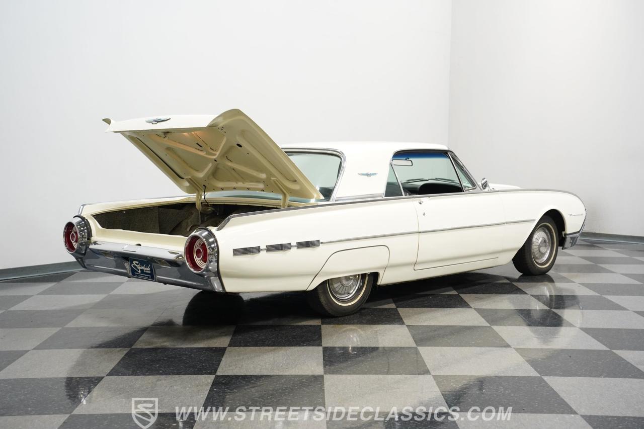 1962 Ford Thunderbird