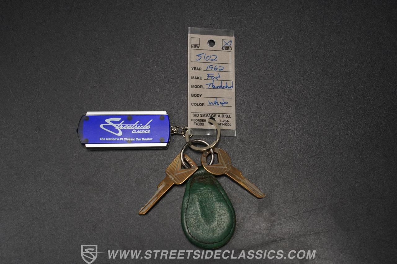 1962 Ford Thunderbird