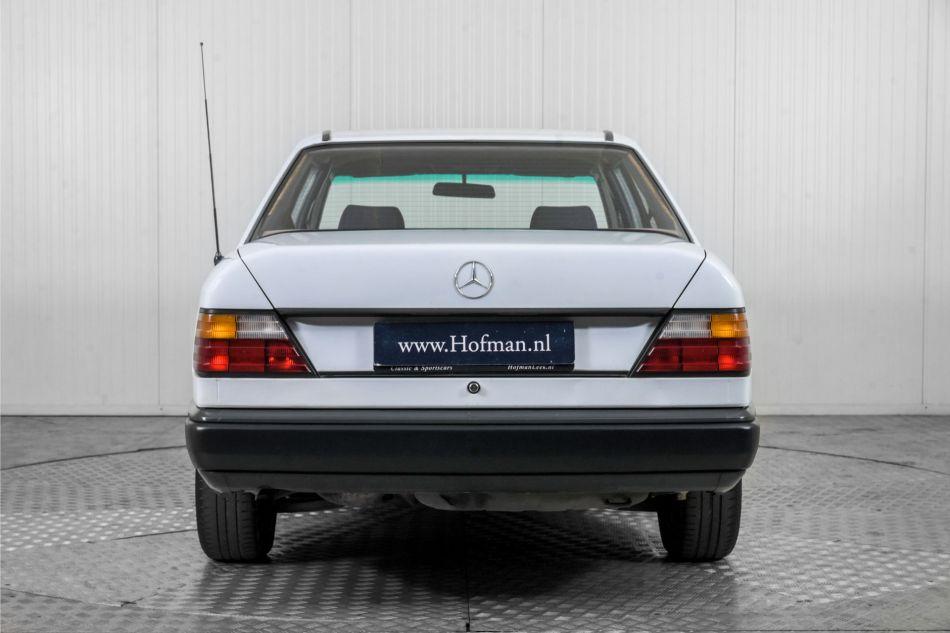 1986 Mercedes - Benz 200-serie