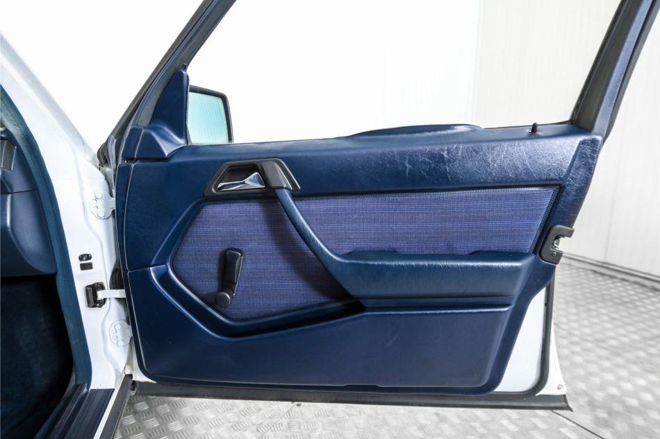 1986 Mercedes - Benz 200-serie