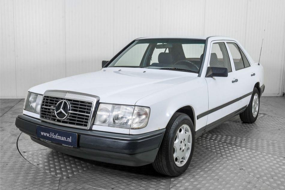1986 Mercedes - Benz 200-serie