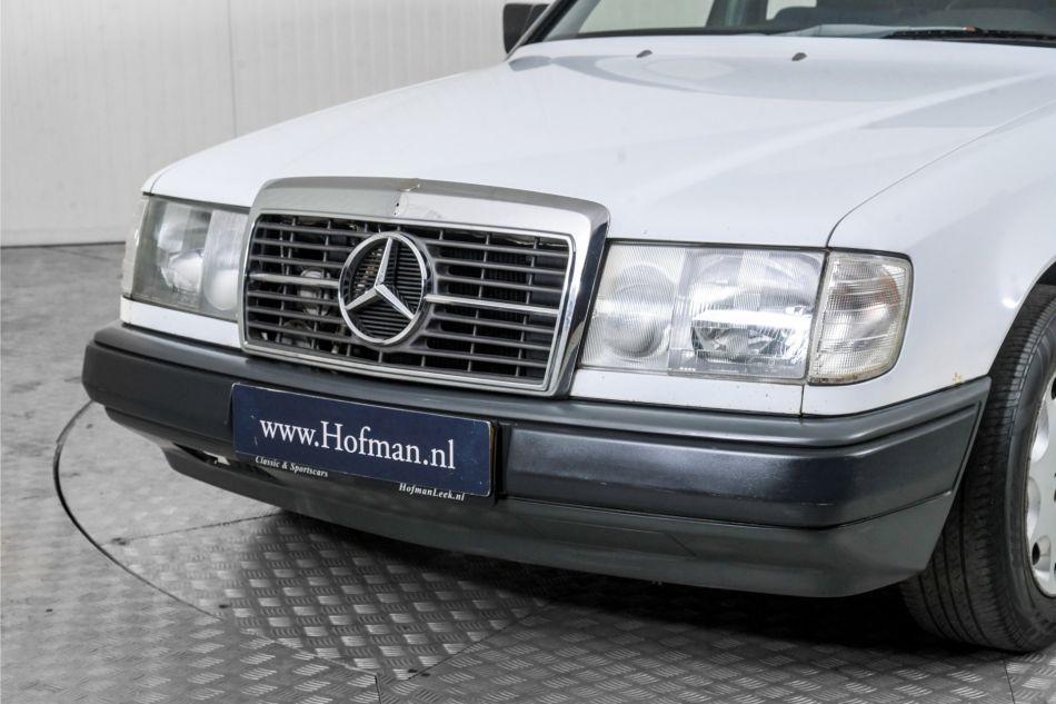 1986 Mercedes - Benz 200-serie