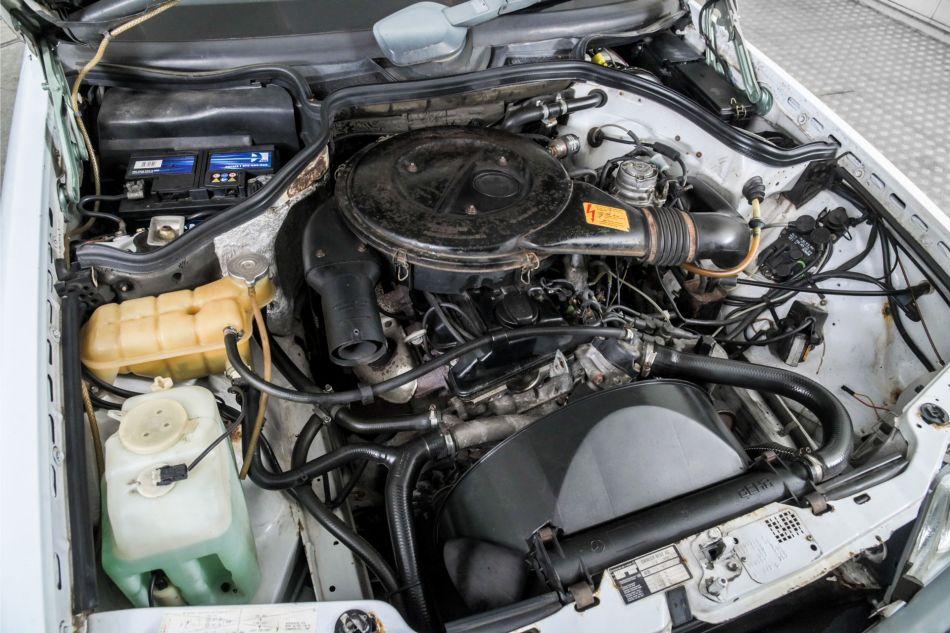 1986 Mercedes - Benz 200-serie