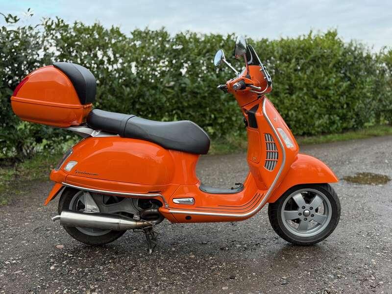 2004 PIAGGIO VESPA GT200L