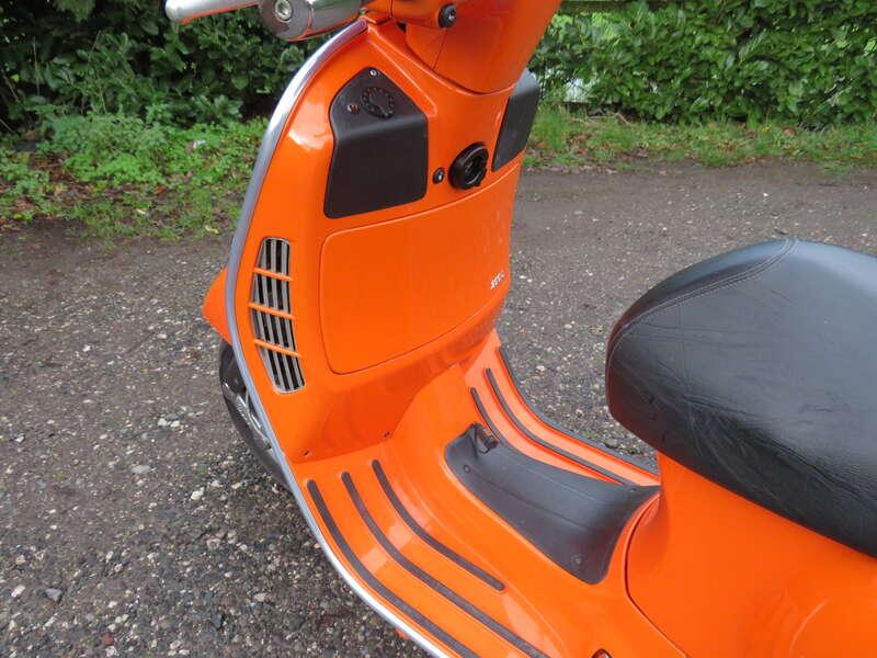 2004 PIAGGIO VESPA GT200L
