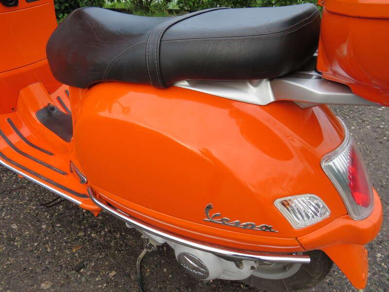 2004 PIAGGIO VESPA GT200L