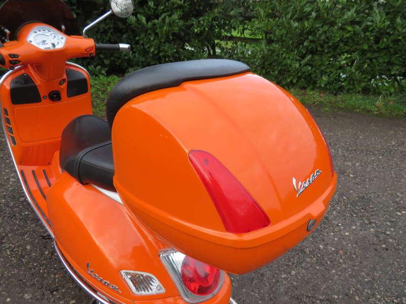 2004 PIAGGIO VESPA GT200L