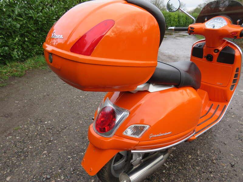 2004 PIAGGIO VESPA GT200L