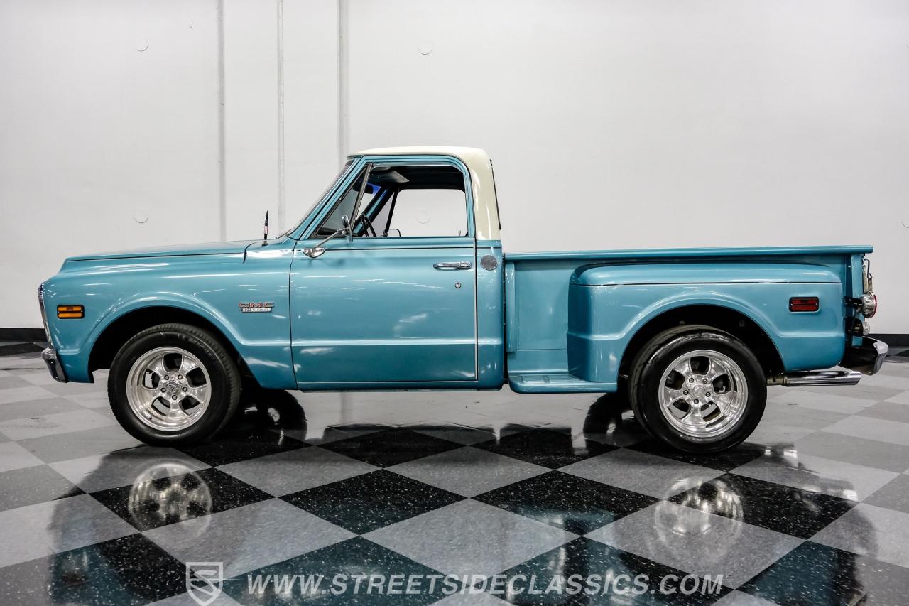 1969 GMC C10 Stepside Restomod