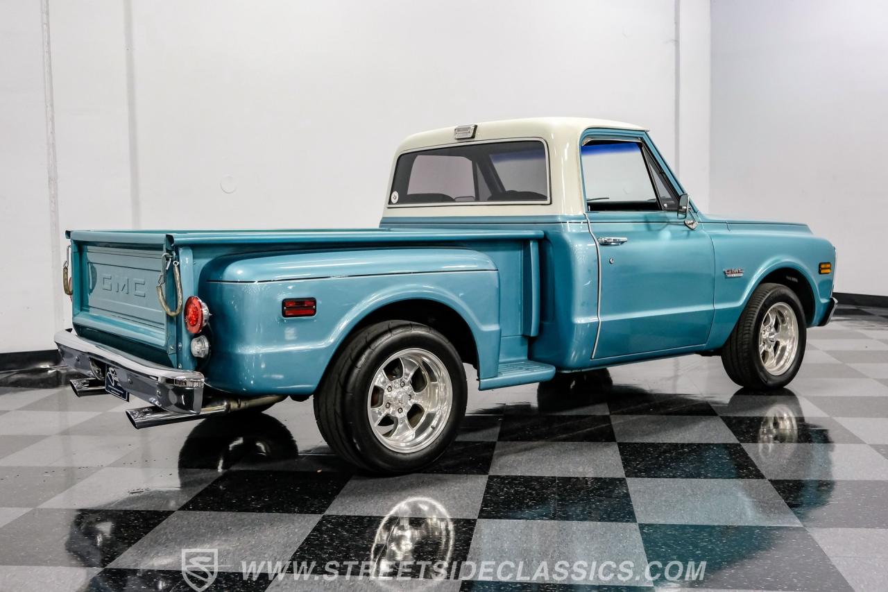 1969 GMC C10 Stepside Restomod