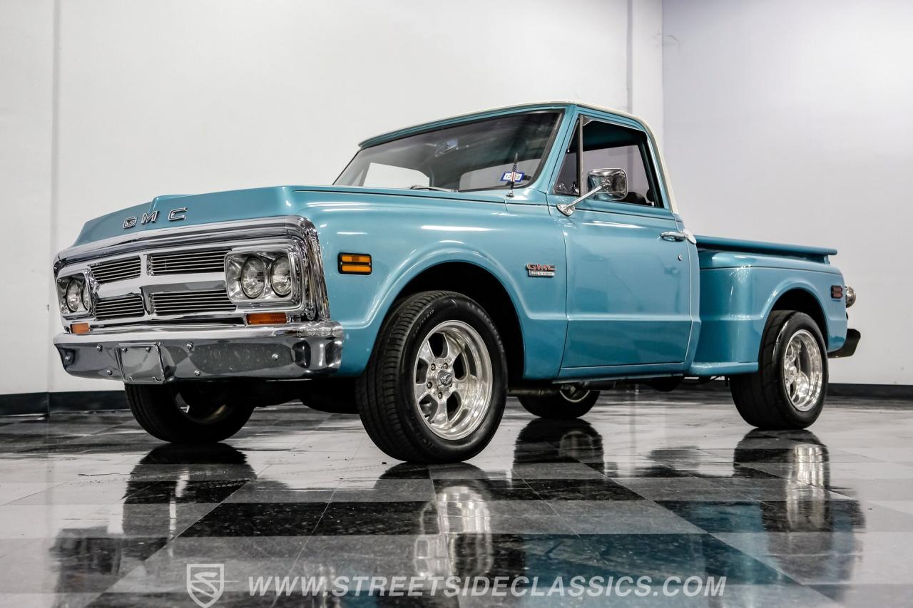 1969 GMC C10 Stepside Restomod