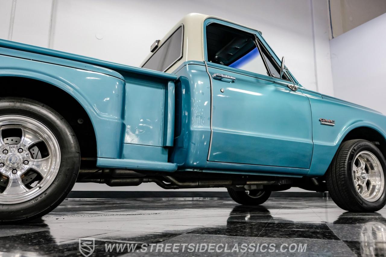 1969 GMC C10 Stepside Restomod