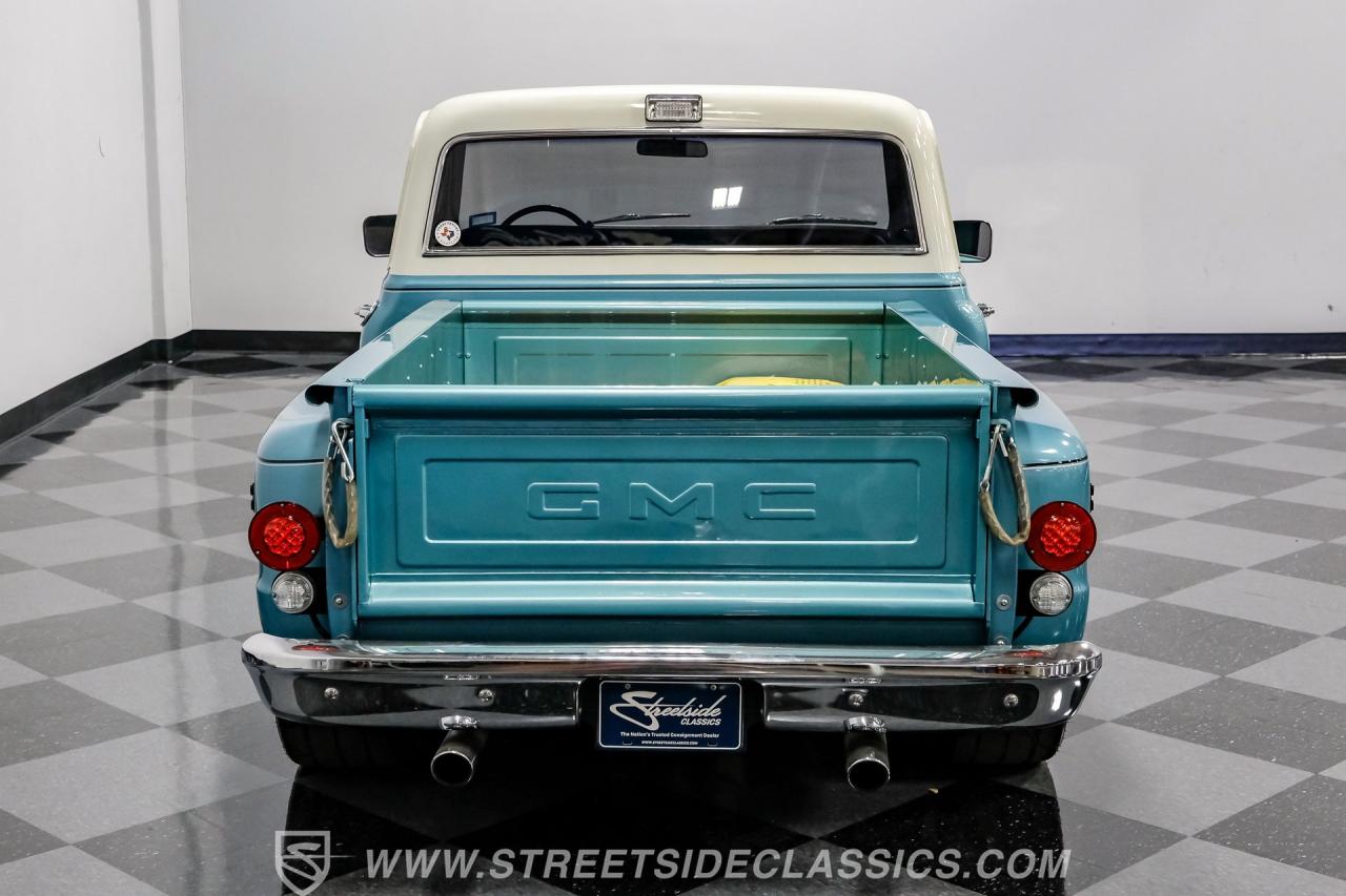 1969 GMC C10 Stepside Restomod