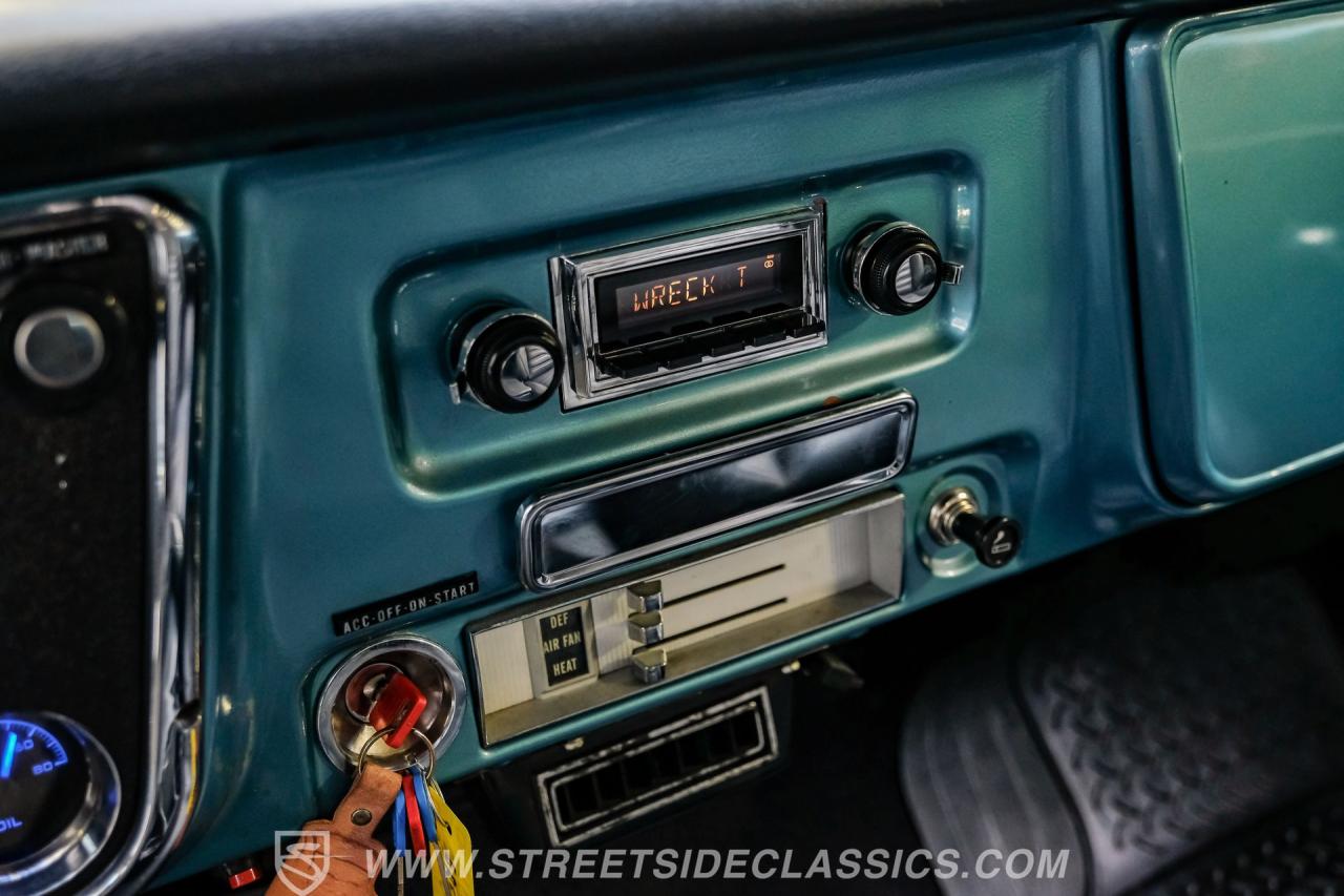 1969 GMC C10 Stepside Restomod