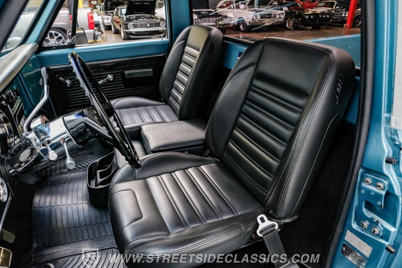 1969 GMC C10 Stepside Restomod