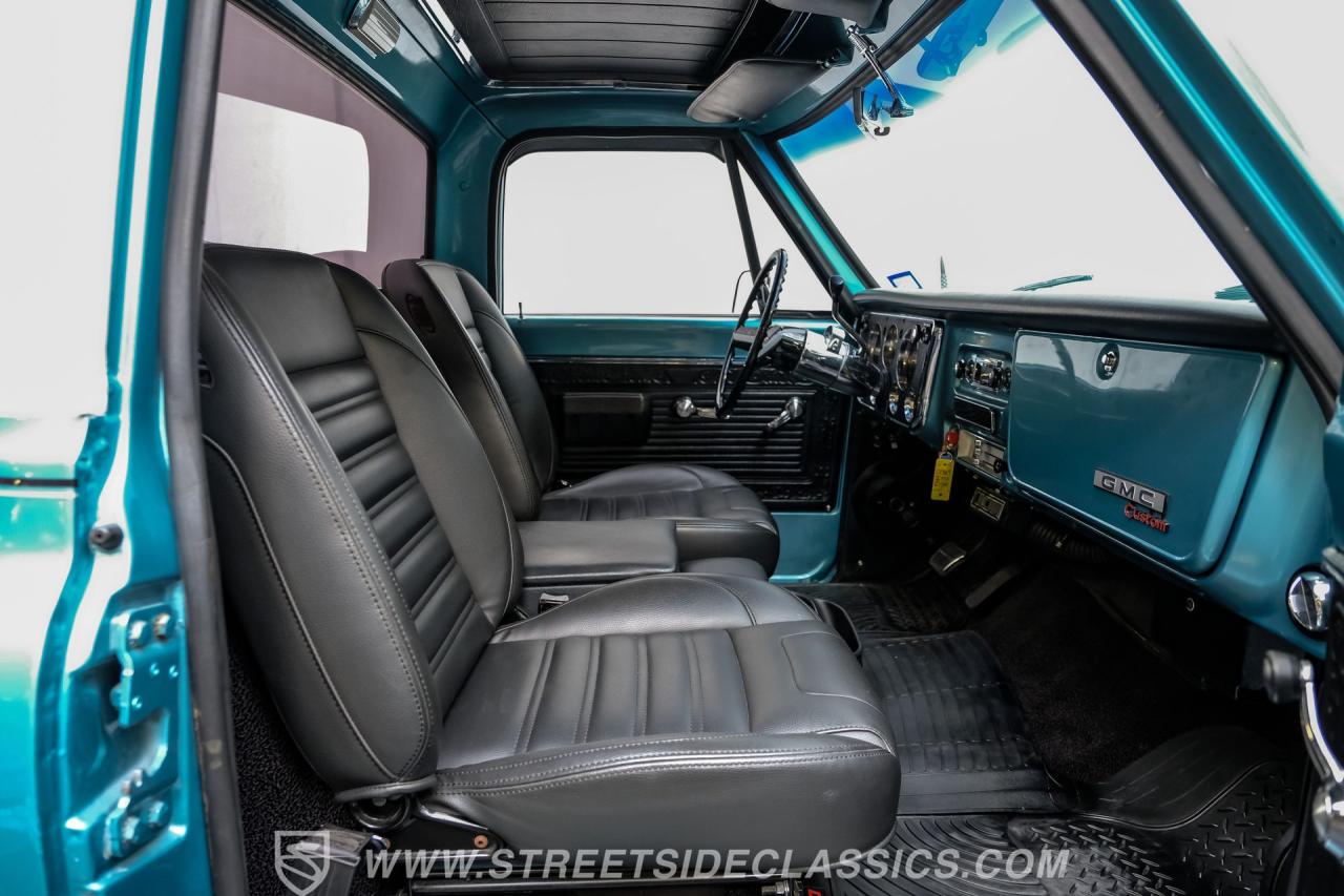1969 GMC C10 Stepside Restomod