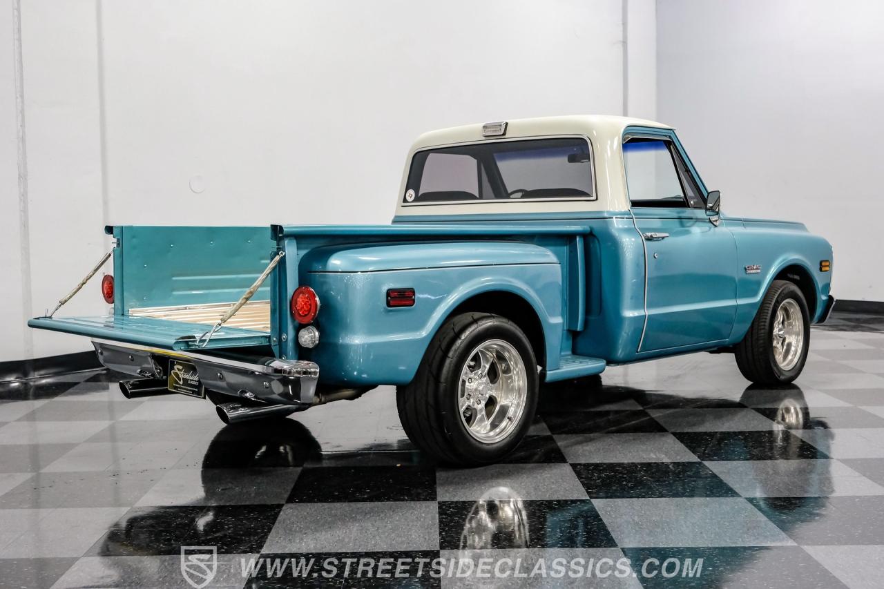 1969 GMC C10 Stepside Restomod