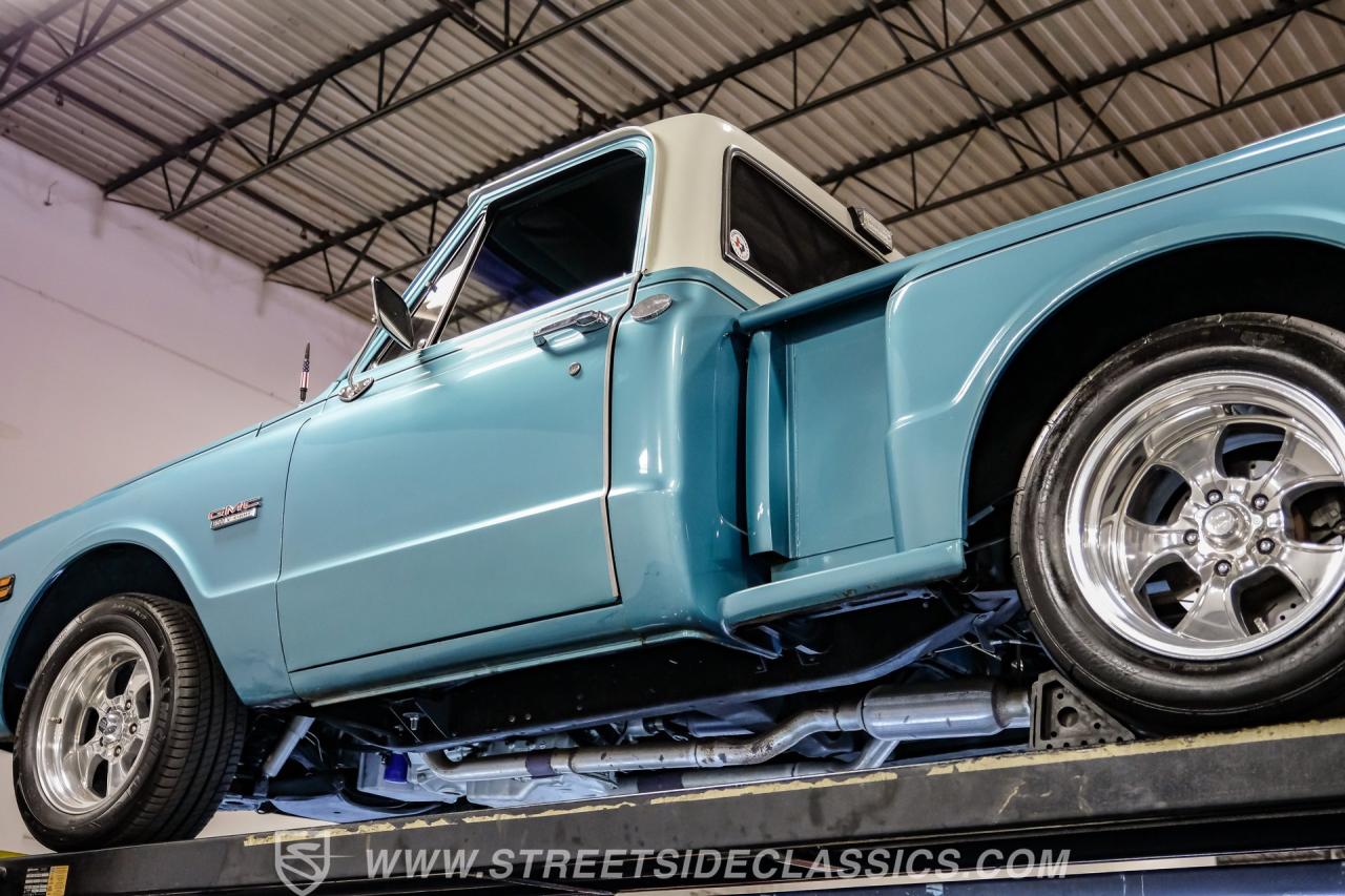 1969 GMC C10 Stepside Restomod