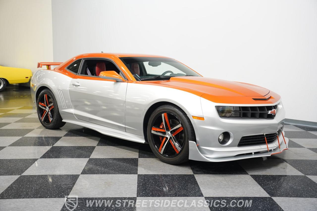 2011 Chevrolet Camaro 2SS Custom