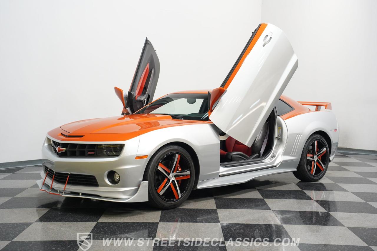 2011 Chevrolet Camaro 2SS Custom
