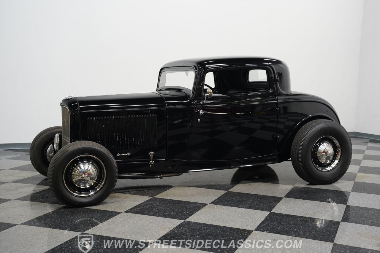 1932 Ford 3-Window Coupe