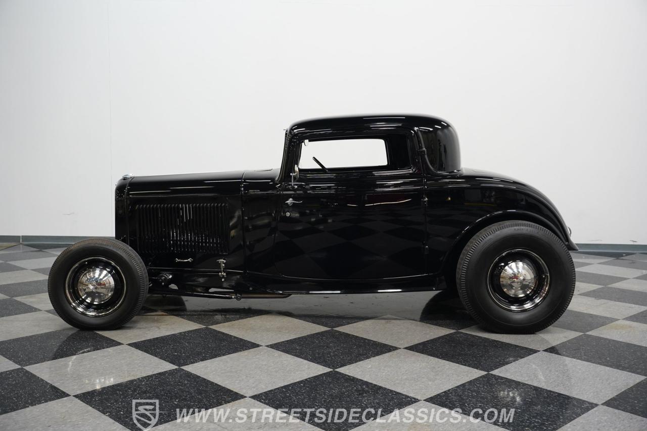1932 Ford 3-Window Coupe