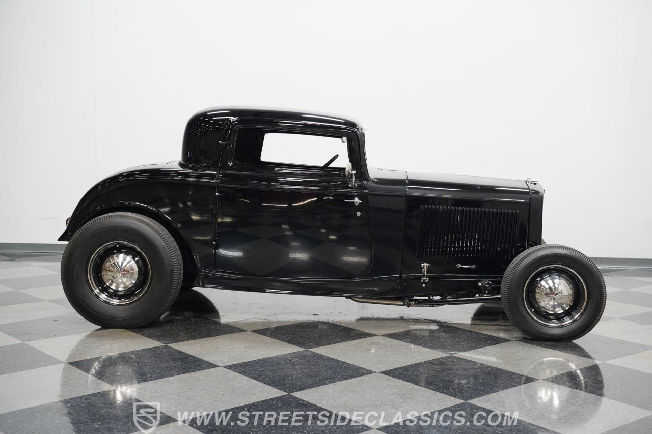 1932 Ford 3-Window Coupe