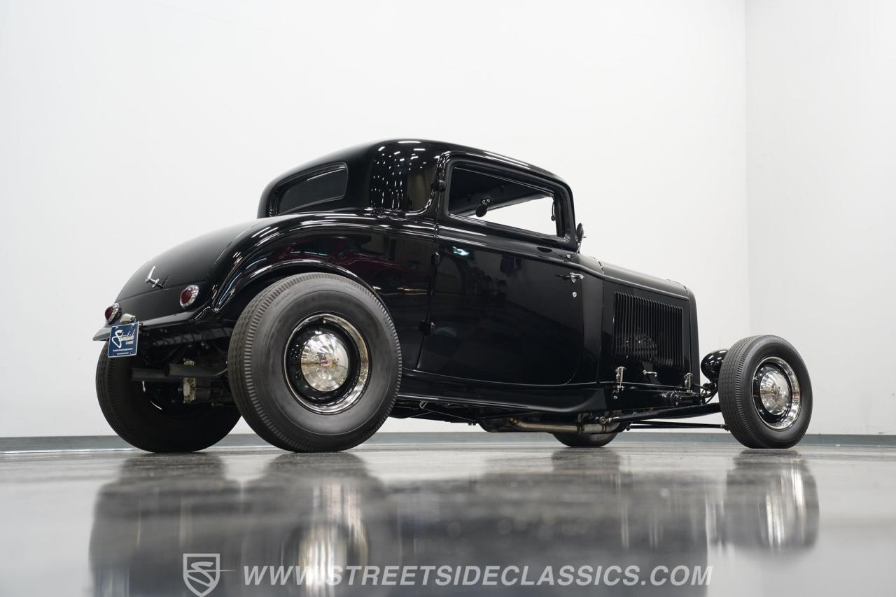 1932 Ford 3-Window Coupe