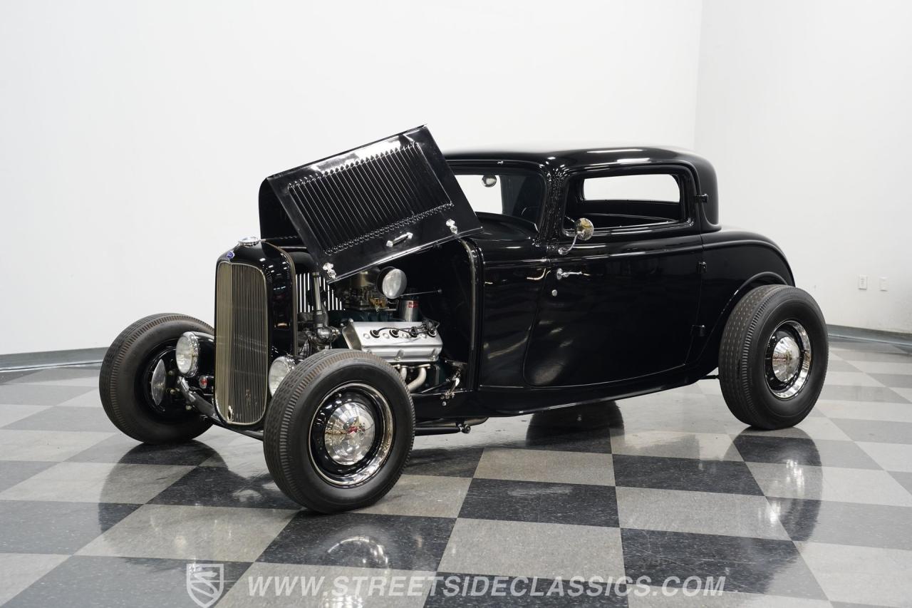 1932 Ford 3-Window Coupe