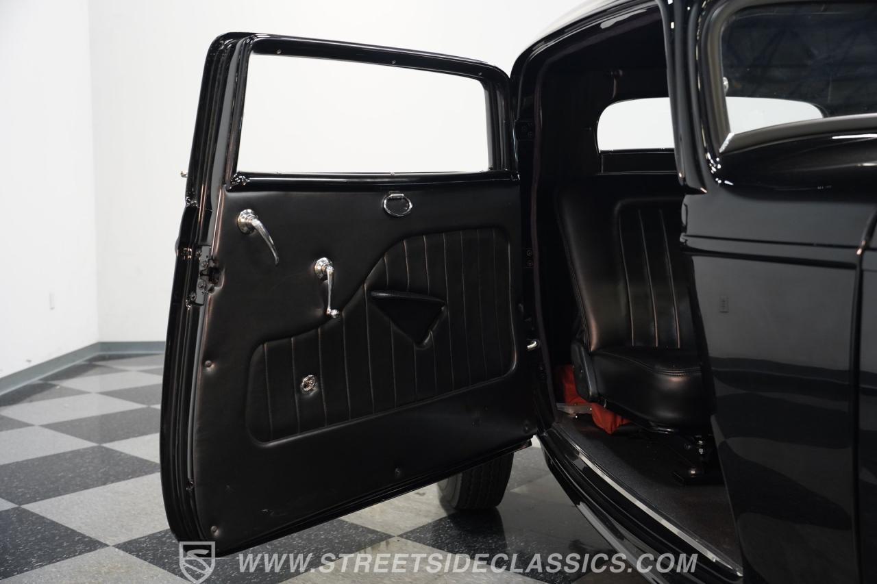 1932 Ford 3-Window Coupe