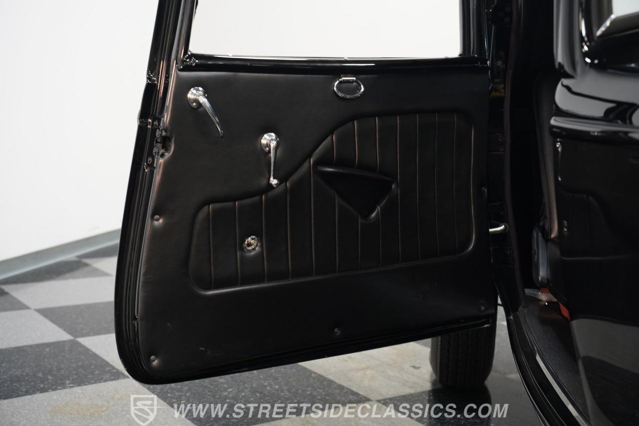 1932 Ford 3-Window Coupe