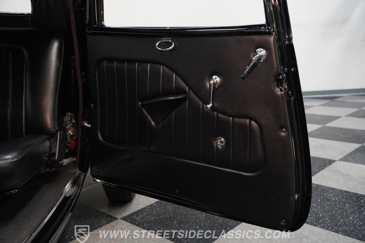 1932 Ford 3-Window Coupe