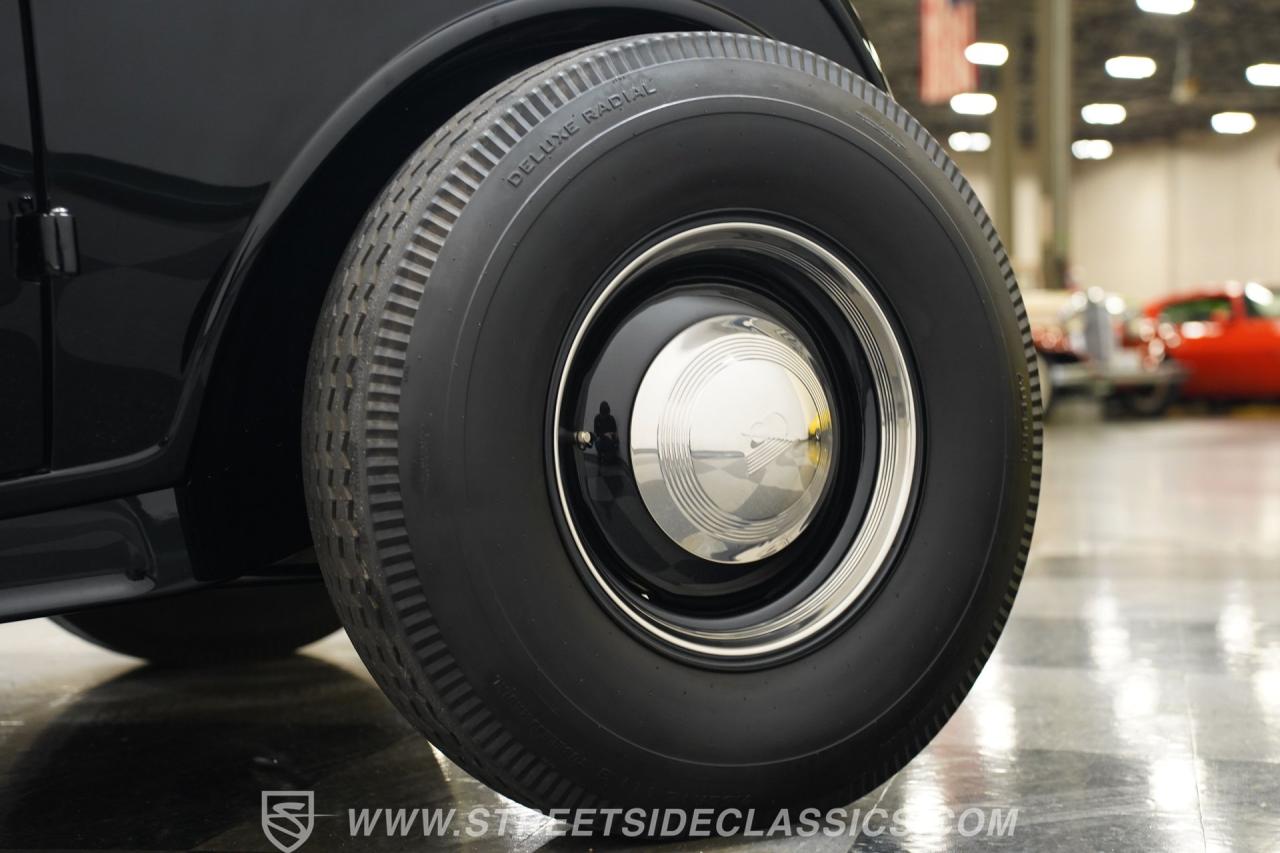 1932 Ford 3-Window Coupe