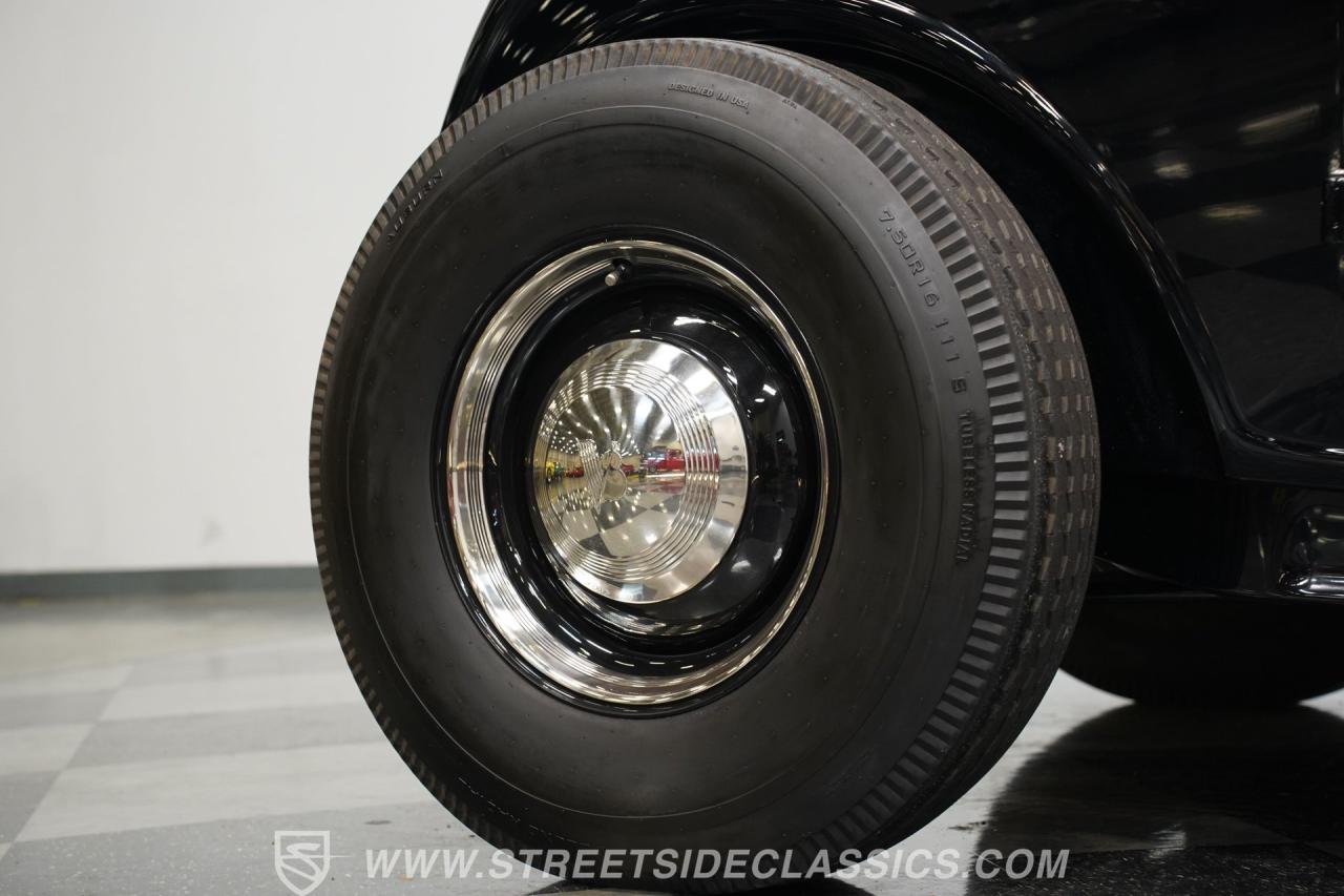 1932 Ford 3-Window Coupe