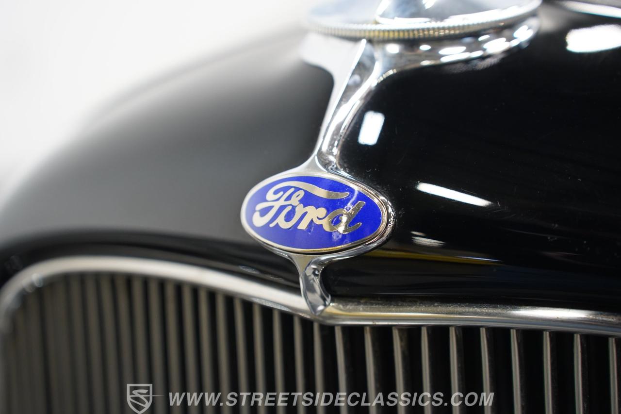 1932 Ford 3-Window Coupe