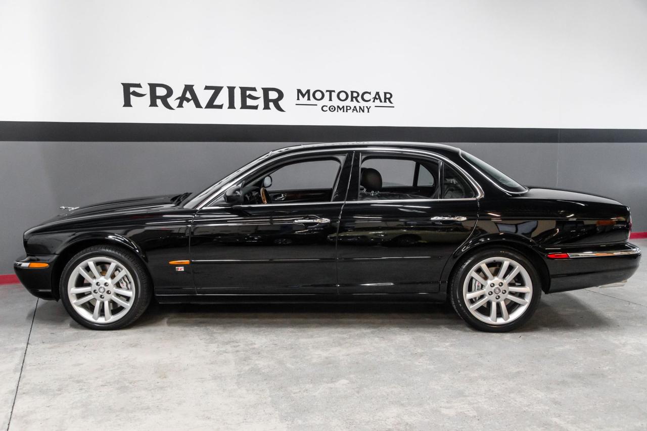 2004 Jaguar XJR SUPERCHARGED V8