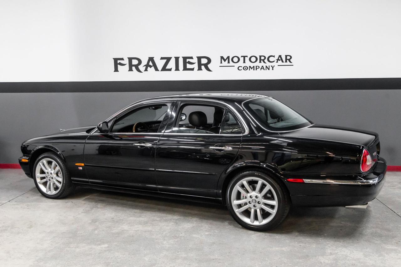 2004 Jaguar XJR SUPERCHARGED V8